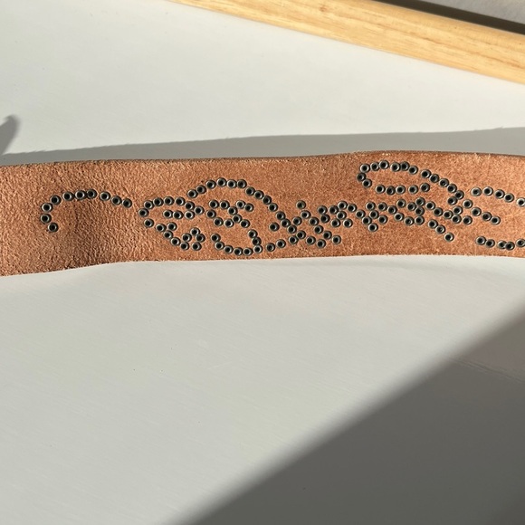 Ed Hardy Leather Belt Yellow Rose Tattoo Buckle Adjustable Size L Vintage Style - Picture 11 of 14